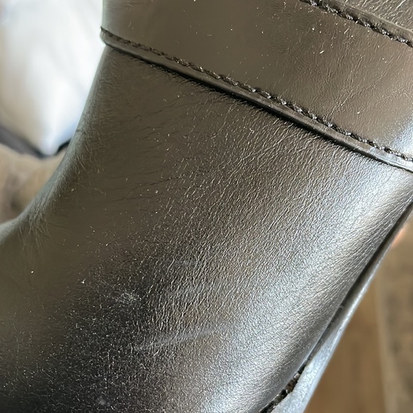 Pour la Victorie Black Leather Heeled Boots - Picture 7 of 7